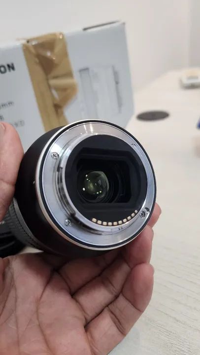 Lente Tamron 17-28mm f / 2.8 para Sony full frame - Foto 3