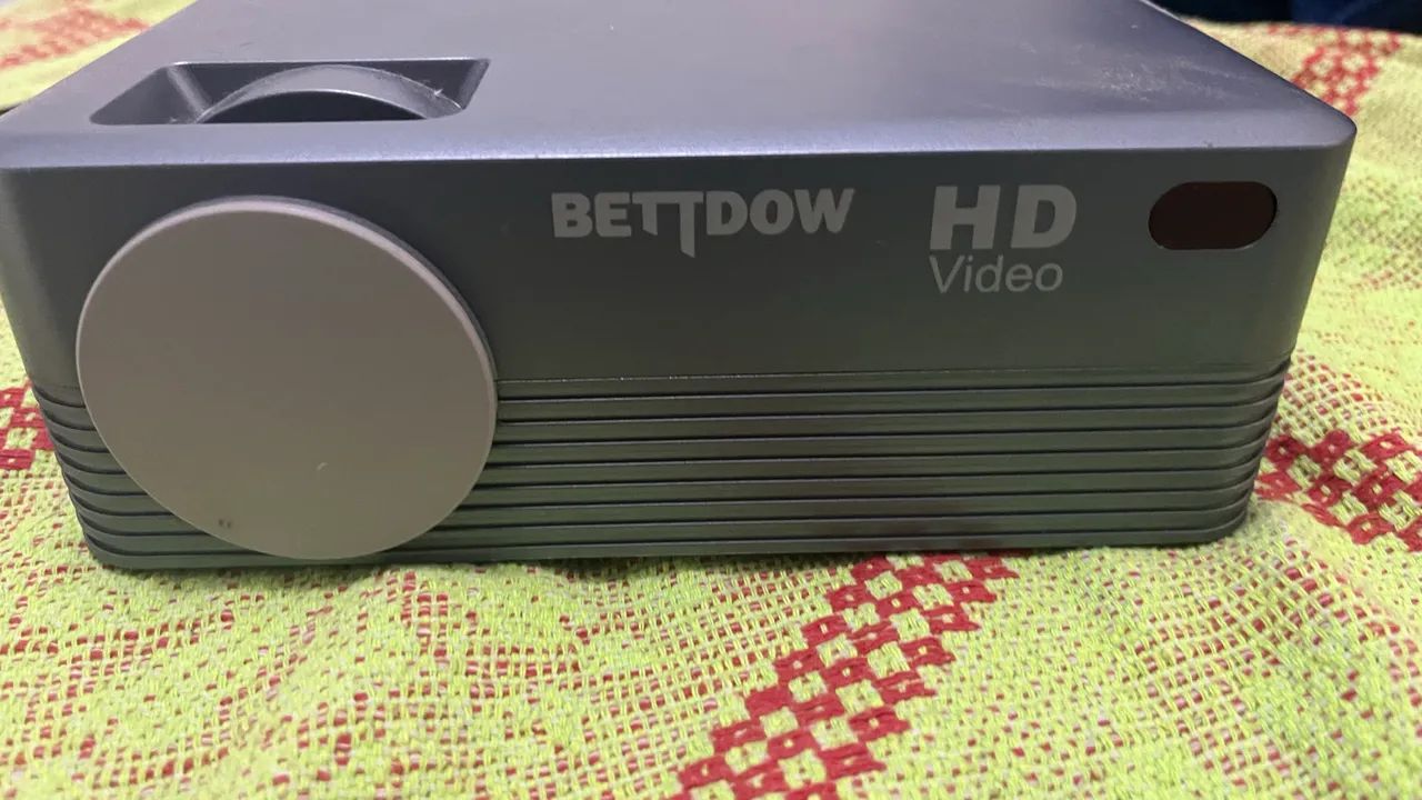 Projetor Bettdow Android HD 1080p + Caixinhas de Som - Foto 5