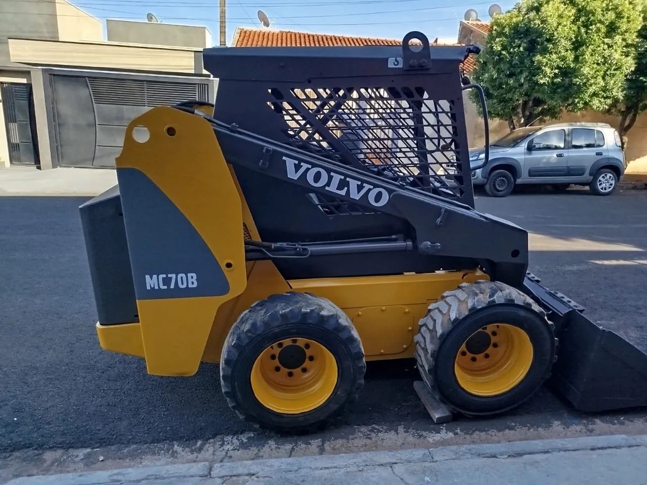 Mini Carregadeira Volvo MC70B Bob Cat Revisada - Foto 4