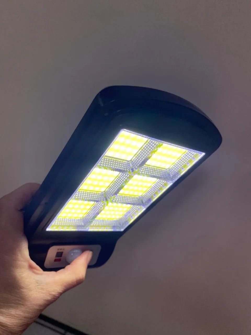 Luminaria Led Solar - Potente - Sensor de Presença Refletor Loja Coimbra Comptadores  - Foto 3
