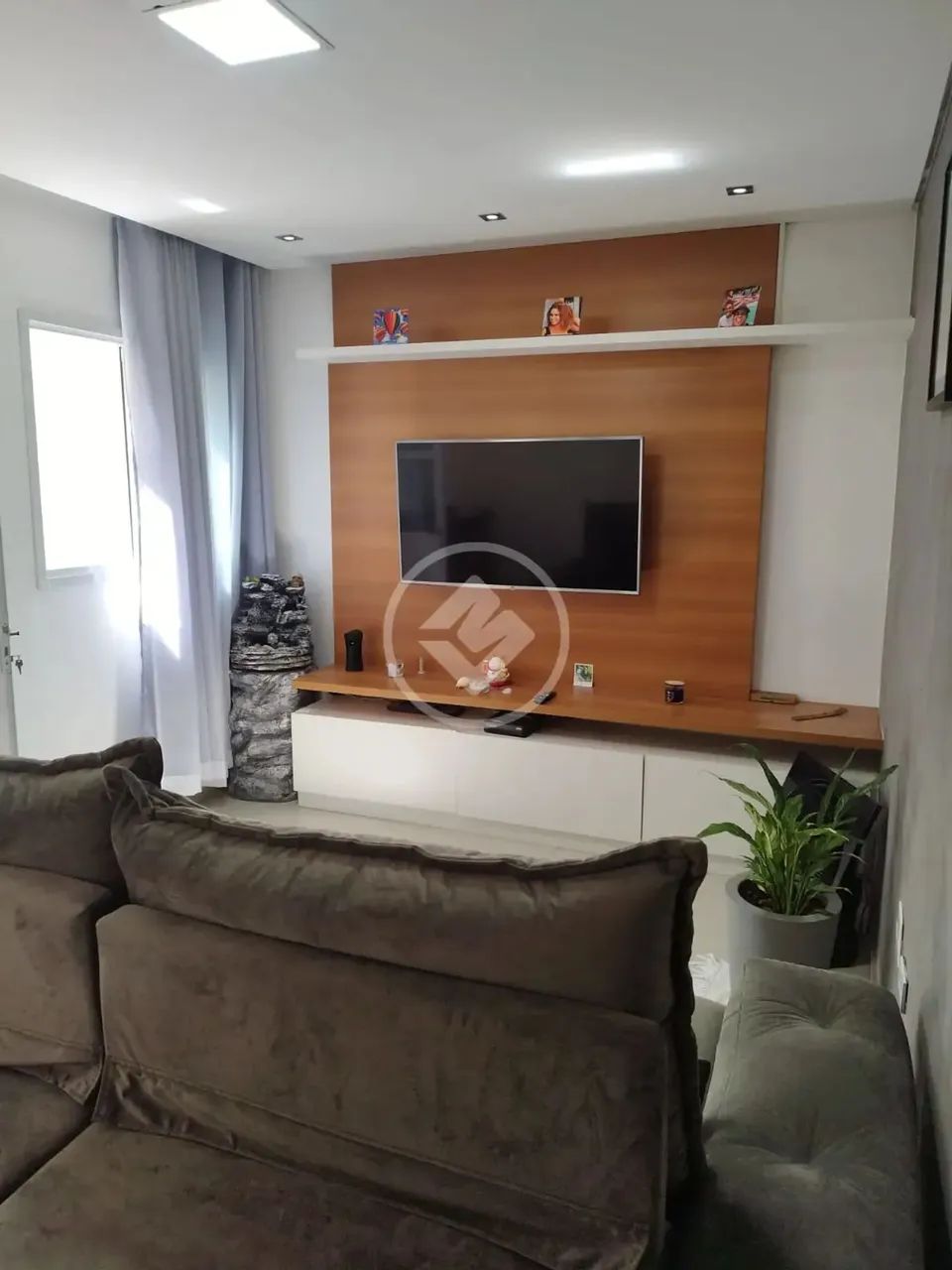 105M² 2 DORMS, 1 SUÍTE, SALA INTEGRADA A COZINHA COM LHA, QUINTAL, ÁREA GOURMET, CLOSET E  - Foto 2