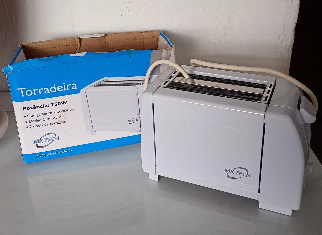 Torradeira 750W MK Tech