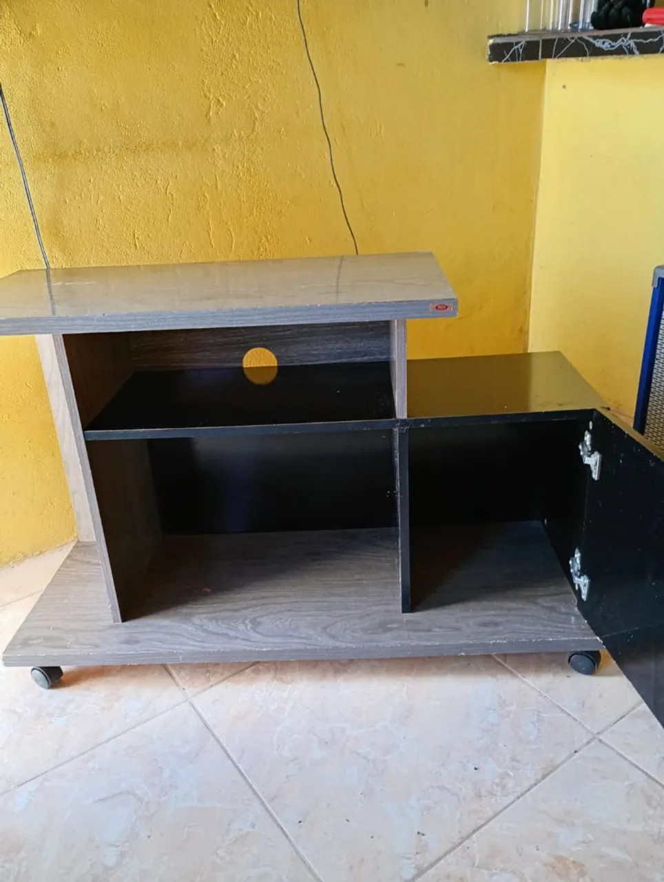 Rack para TV com Rodinhas e Compartimentos