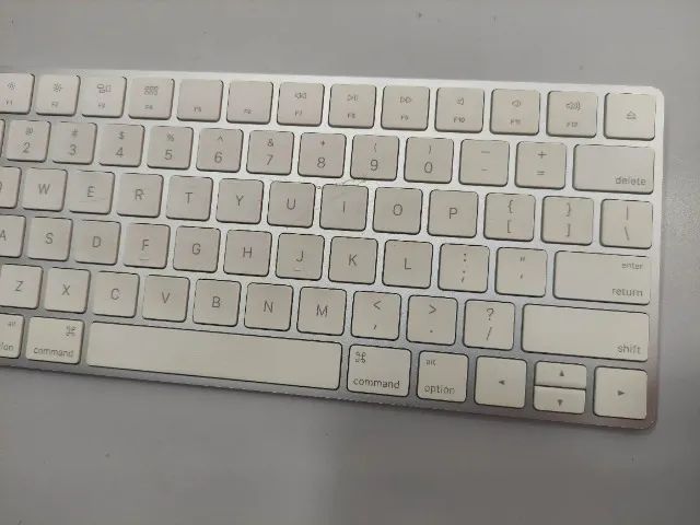  Apple Magic Keyboard A1644 Ceh (Usado)*Defeito Leia* - Foto 2