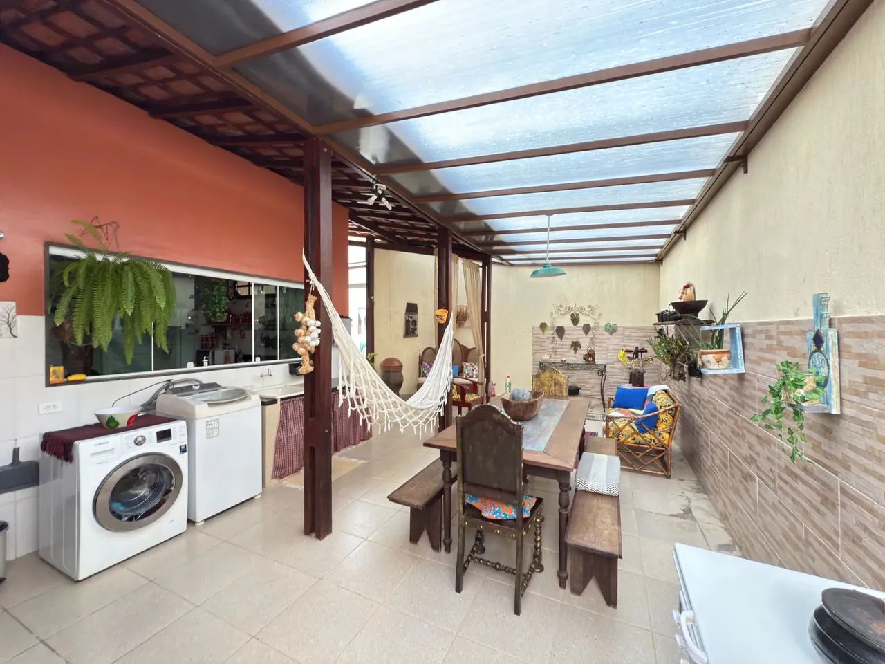 Casa Linear à Venda no Bairro Nossa Senhora de Fátima - 190m² de Conforto e Espaço!