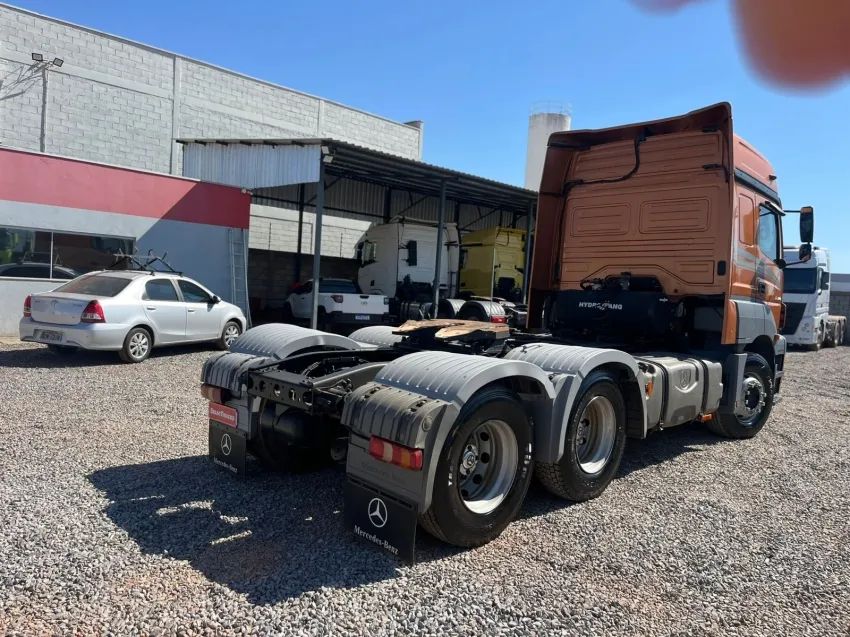 MB Axor 2544S ano 21/22, Pneus novos, Suspensão de Mola E Kit Hidráulico - Foto 7