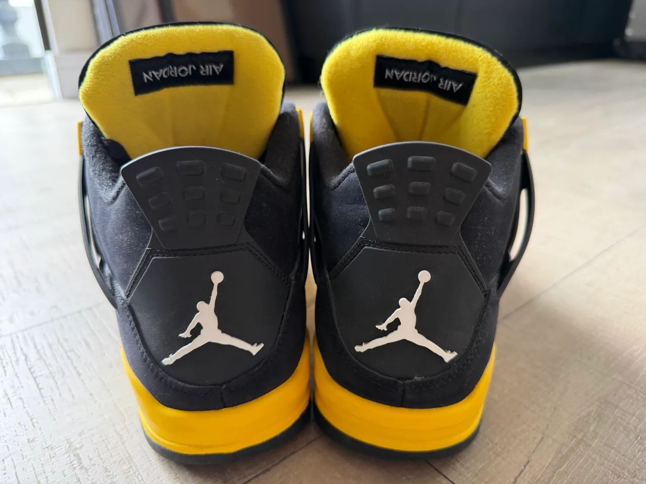 Air Jordan 4 Thunder Yellow Novíssimo  - Foto 2