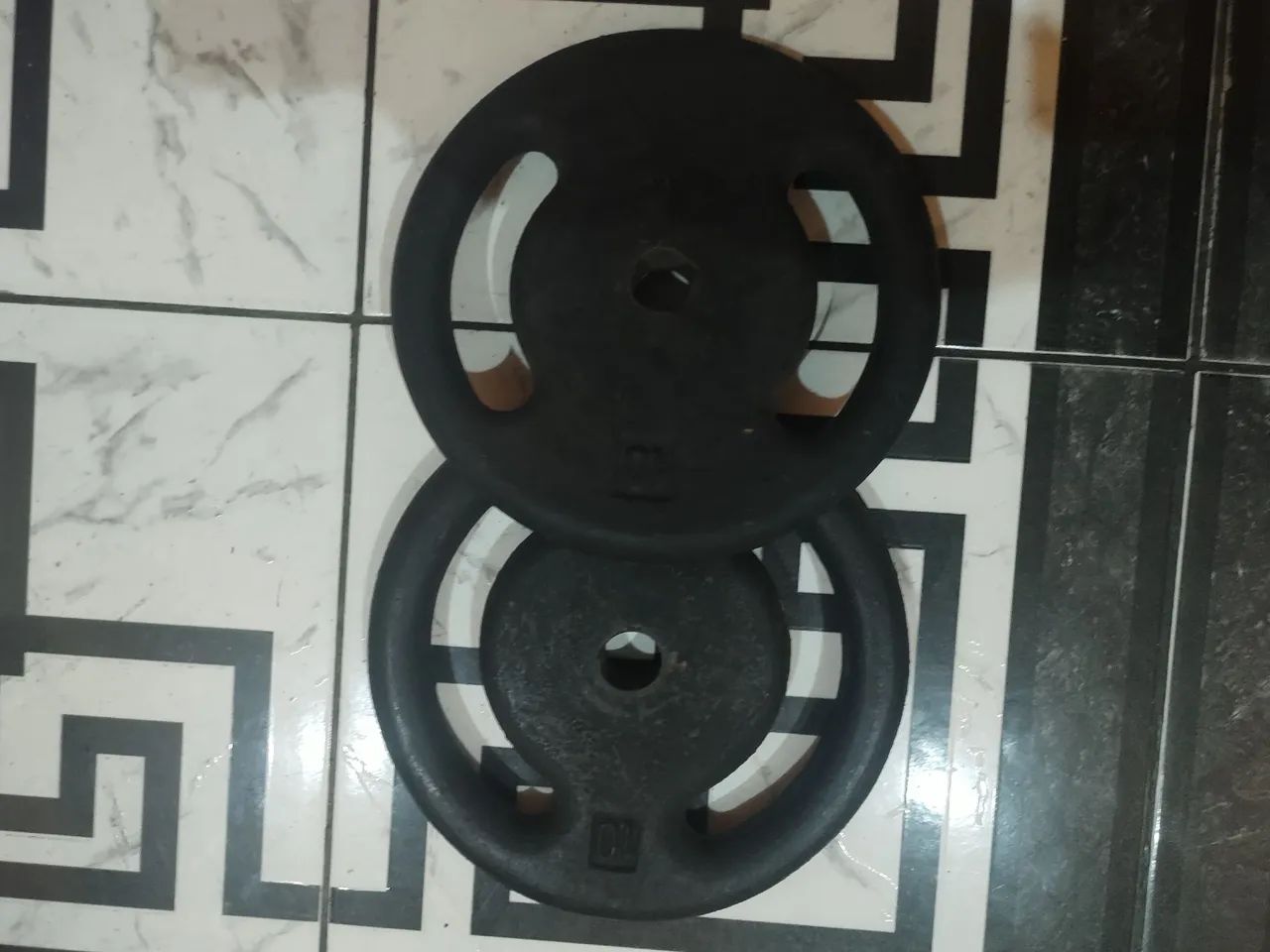 Par de anilhas de ferro para musculação 10kg 1 180 ou o par por 350 - Foto 3