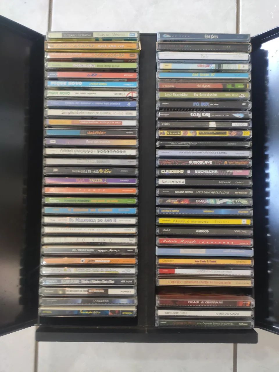 Estante com CDs originais - Foto 2