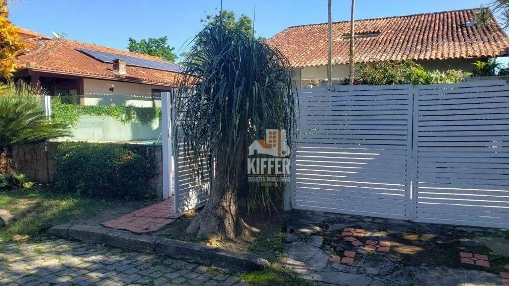 Casa com 4 dormitórios à venda, 312 m² por R$ 1.380.000 - Pendotiba - Niterói/RJ