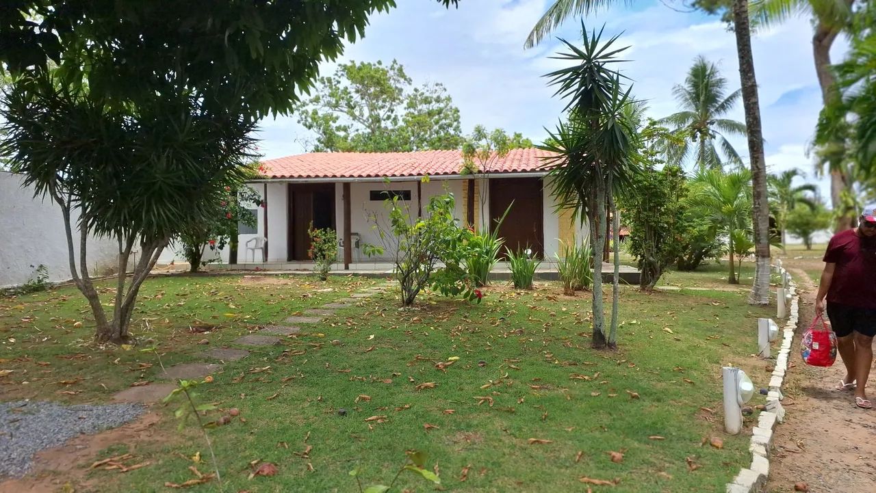 Sítio com casa, piscina e pomar