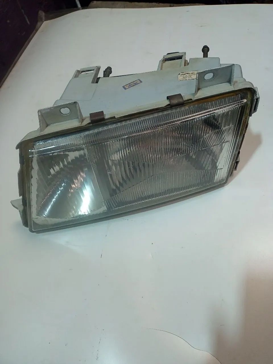 Farol da Sprinter Mercedes D-310 