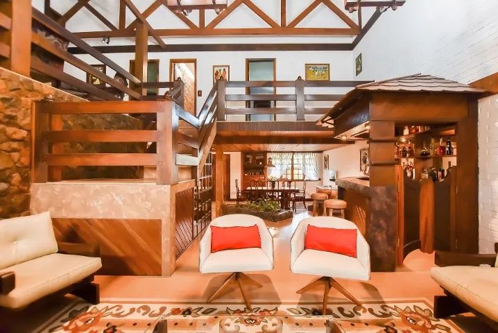 Excelente Casa no Bairro Ahú com 3 suítes - Foto 5