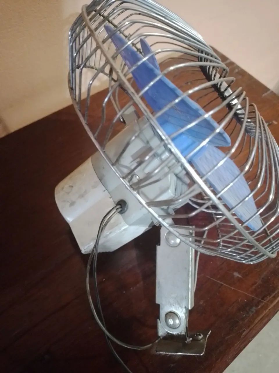 Ventilador de mesa antigo ou para carro  ler a descrição 