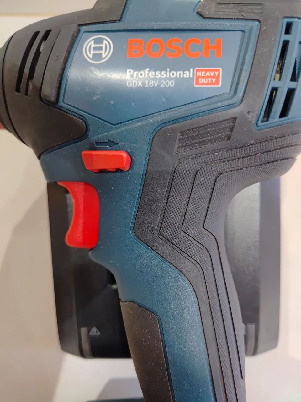 Chave  de Impacto Bosch  18V  gdx200  - Foto 2