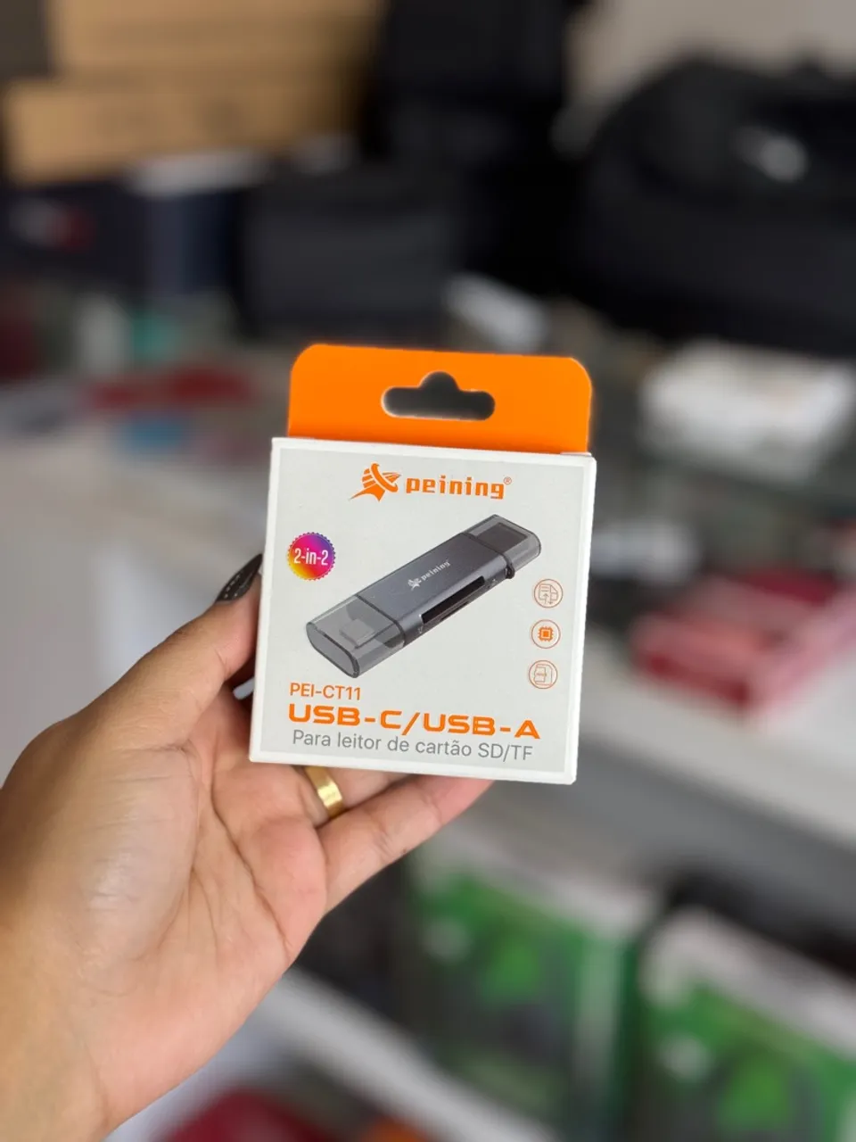 Adaptador para cartão de memória micro e SD. USB e USB C