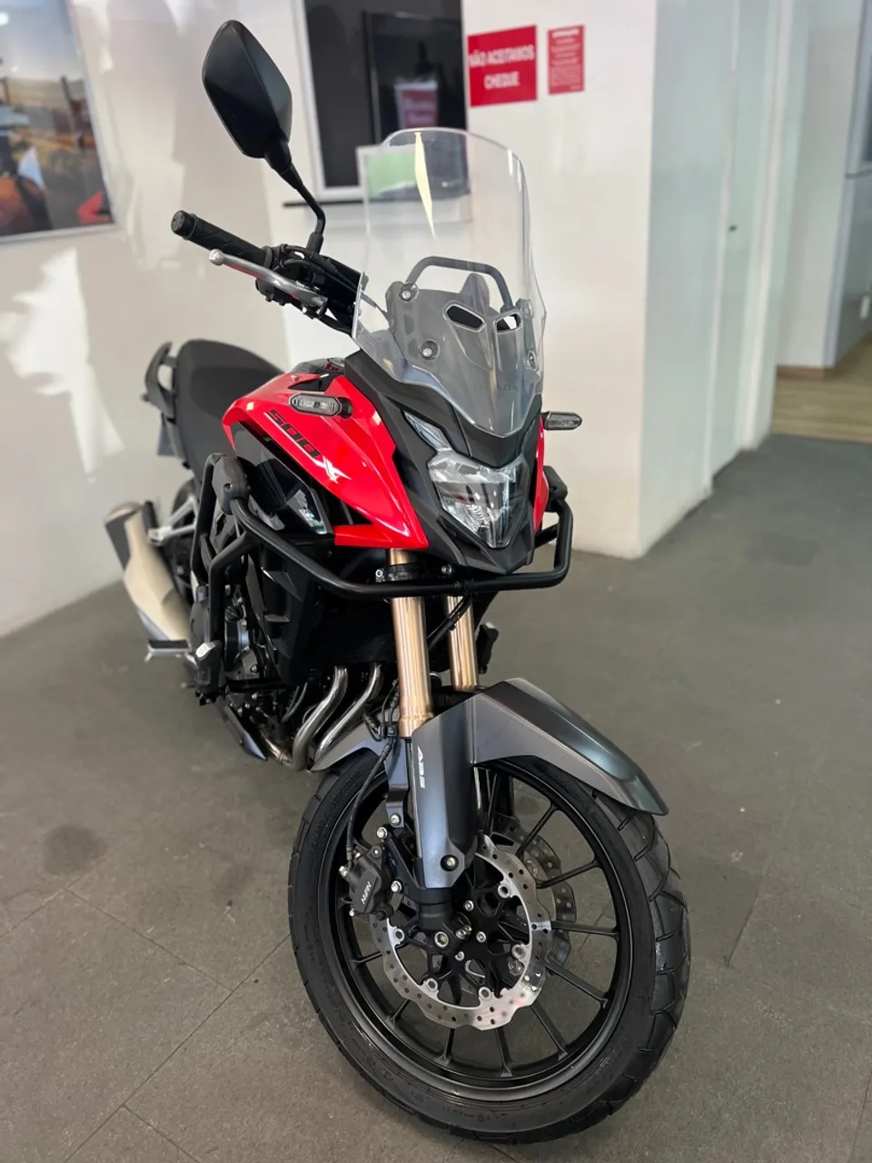 Honda CB500X 2023 (Muito nova)