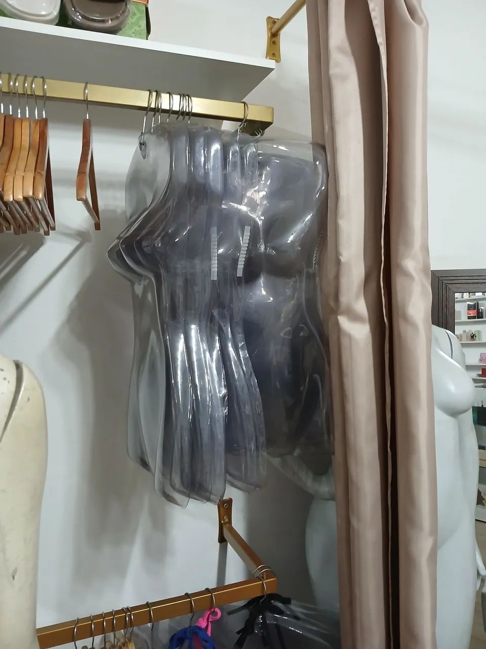 Cabides expositor em plástico  - Foto 2