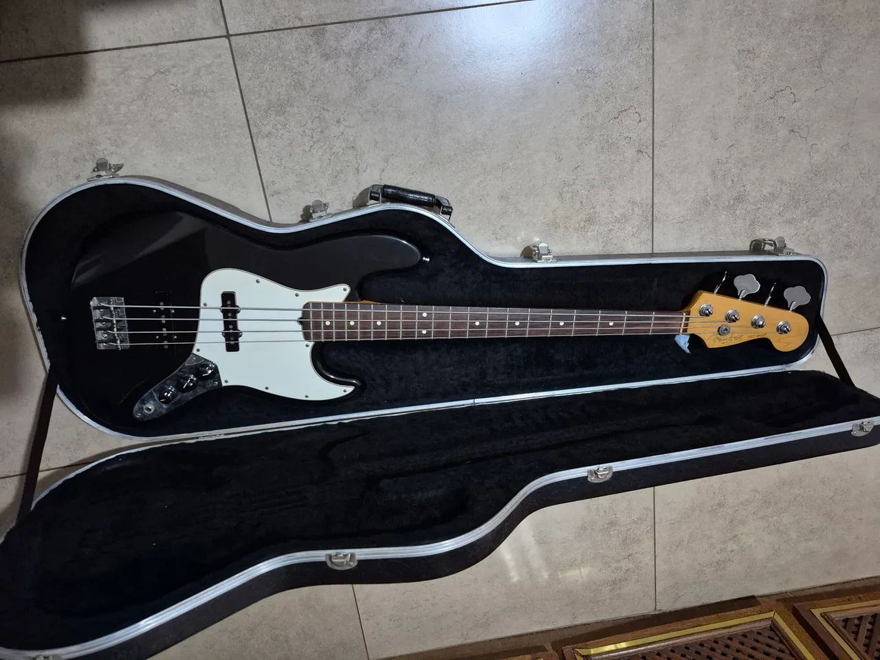 Vendo Baixo Fender - Foto 2