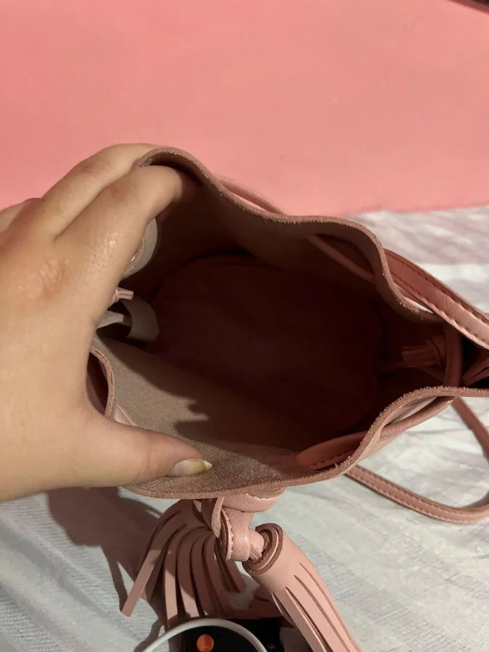 Bolsa rosa com detalhes (couto sintético) - Foto 5