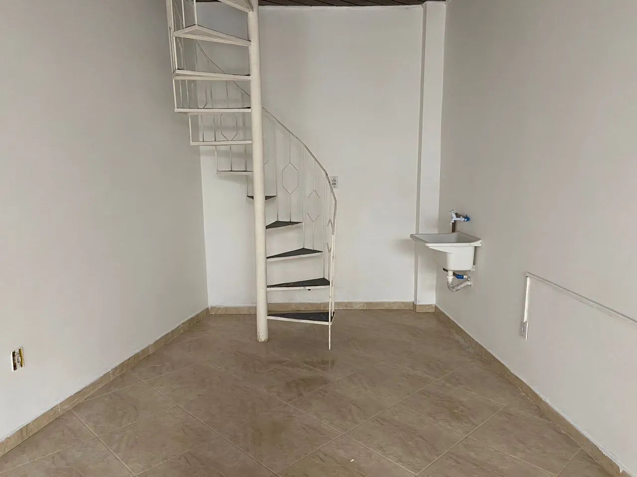 LOJA  COMERCIAL COM SOBRELOJA 90m2  NO CENTRO AVENIDA GETÚLIO VARGAS 828 - Foto 3