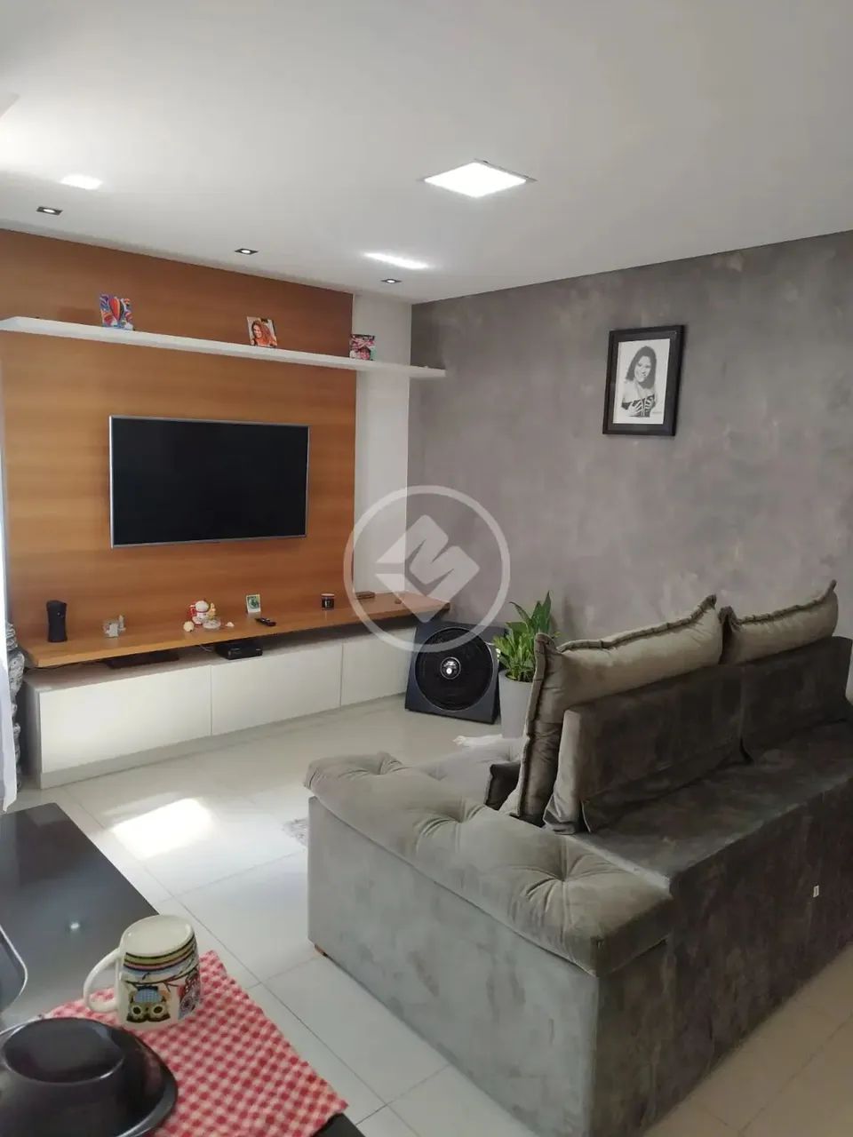 105M² 2 DORMS, 1 SUÍTE, SALA INTEGRADA A COZINHA COM LHA, QUINTAL, ÁREA GOURMET, CLOSET E  - Foto 3