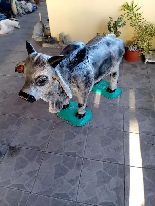Escultura de Touro Decorativa. Obra de arte à mão de obra  - Foto 3
