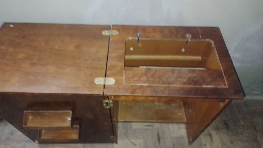Gabinete de máquina de costura singer - Foto 3