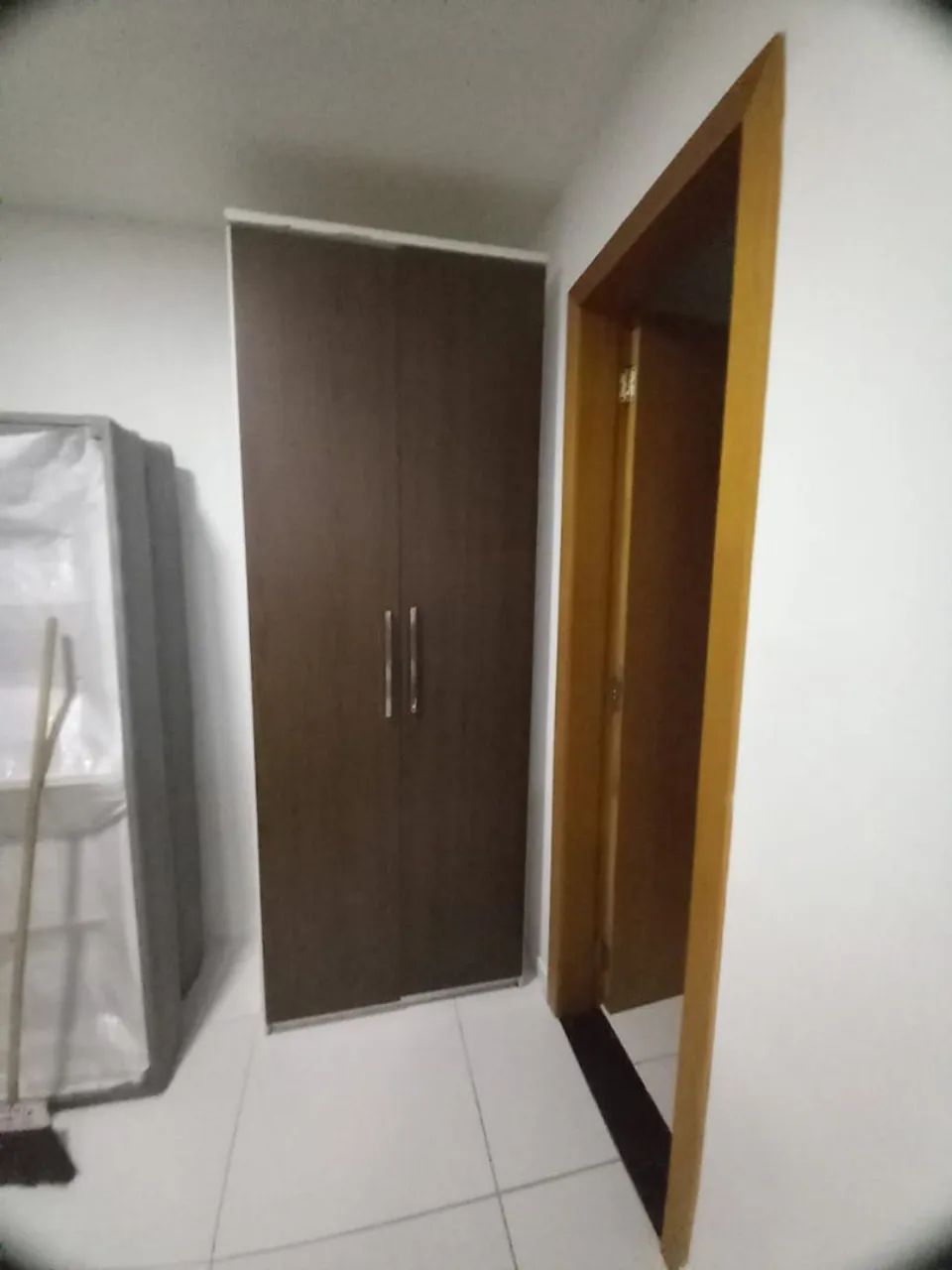 Guarda roupa, 2 portas 