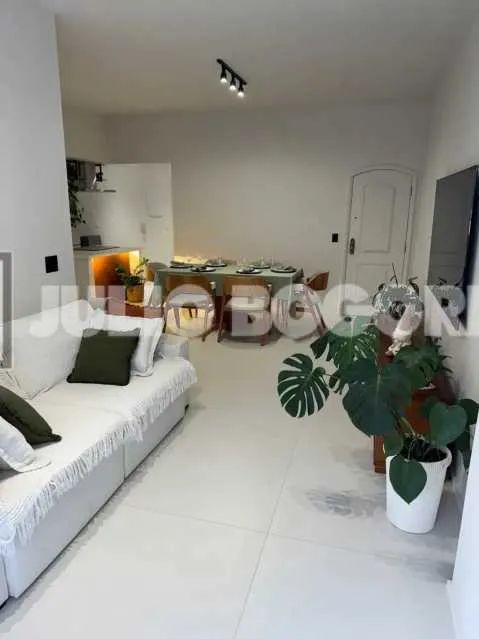 Apartamento : / Residencial / Copacabana