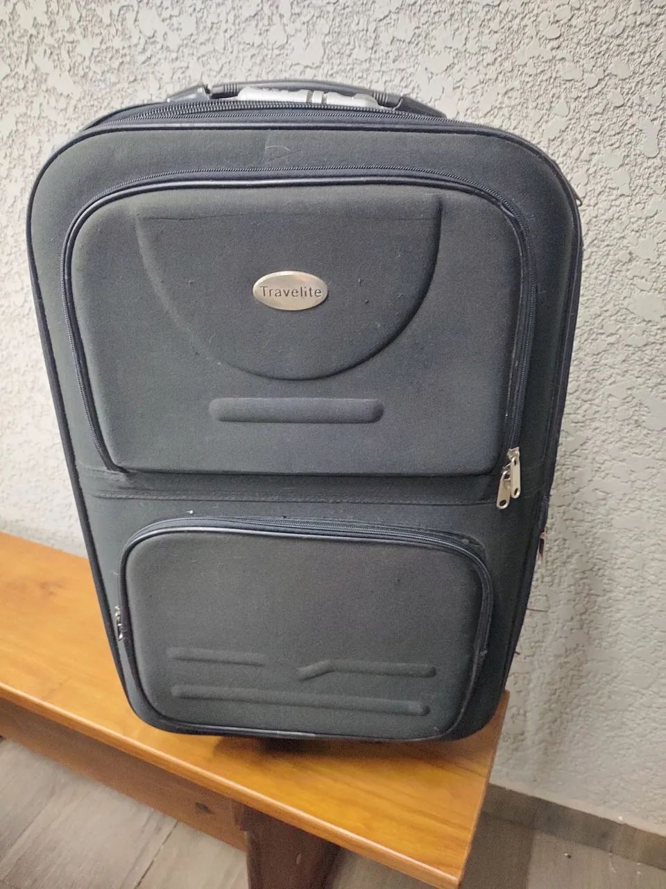 VENDO MALA COM RODINHAS