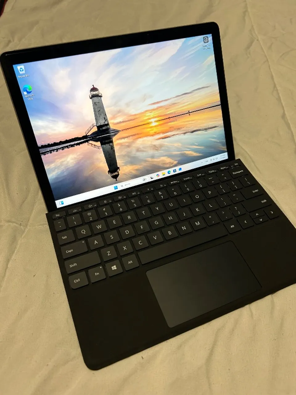 MacBook Pro (2021) 14-inch - Apple M1 Pro 8-core and 14-core GPU