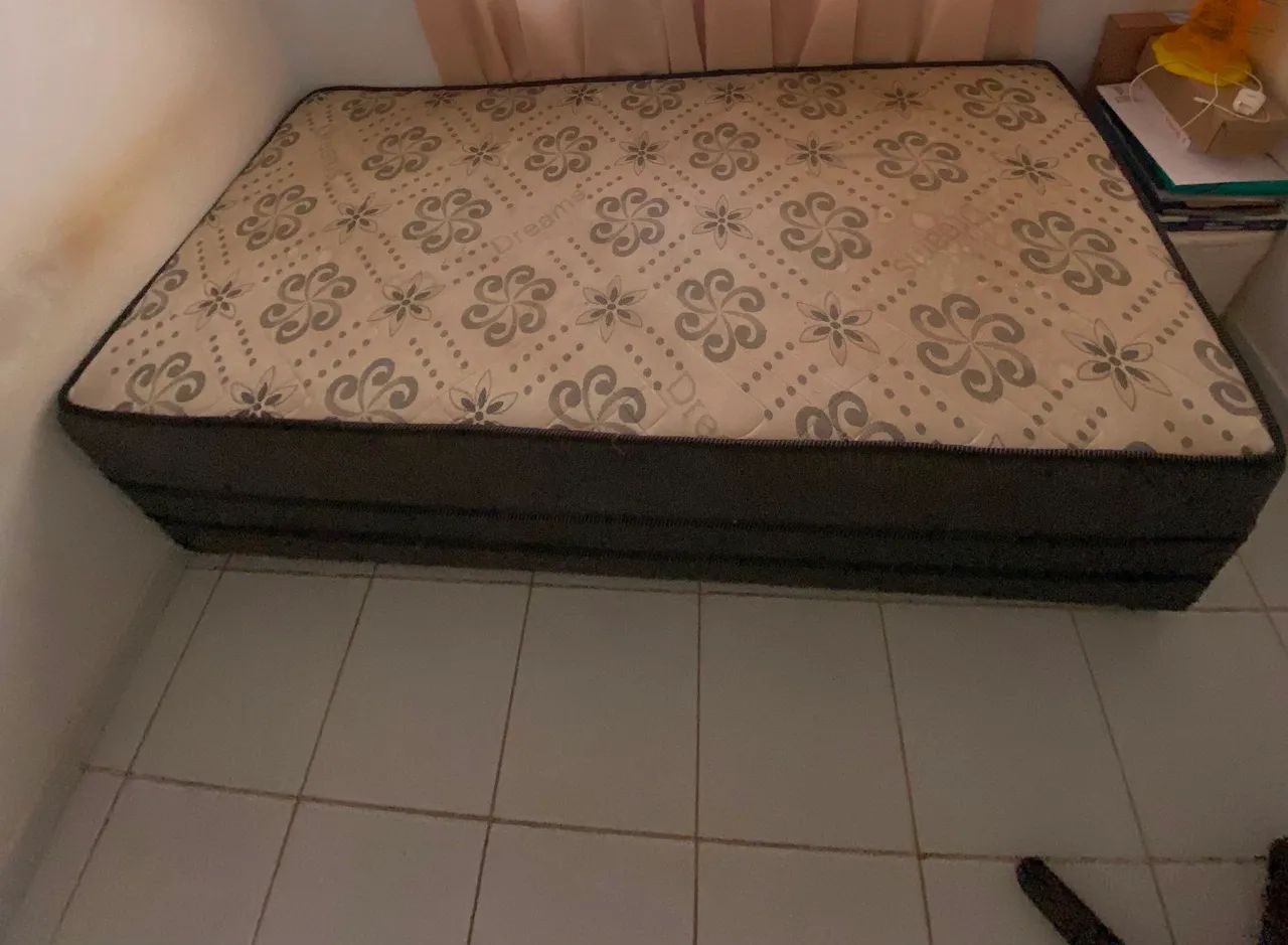 Cama Solteiro Usada