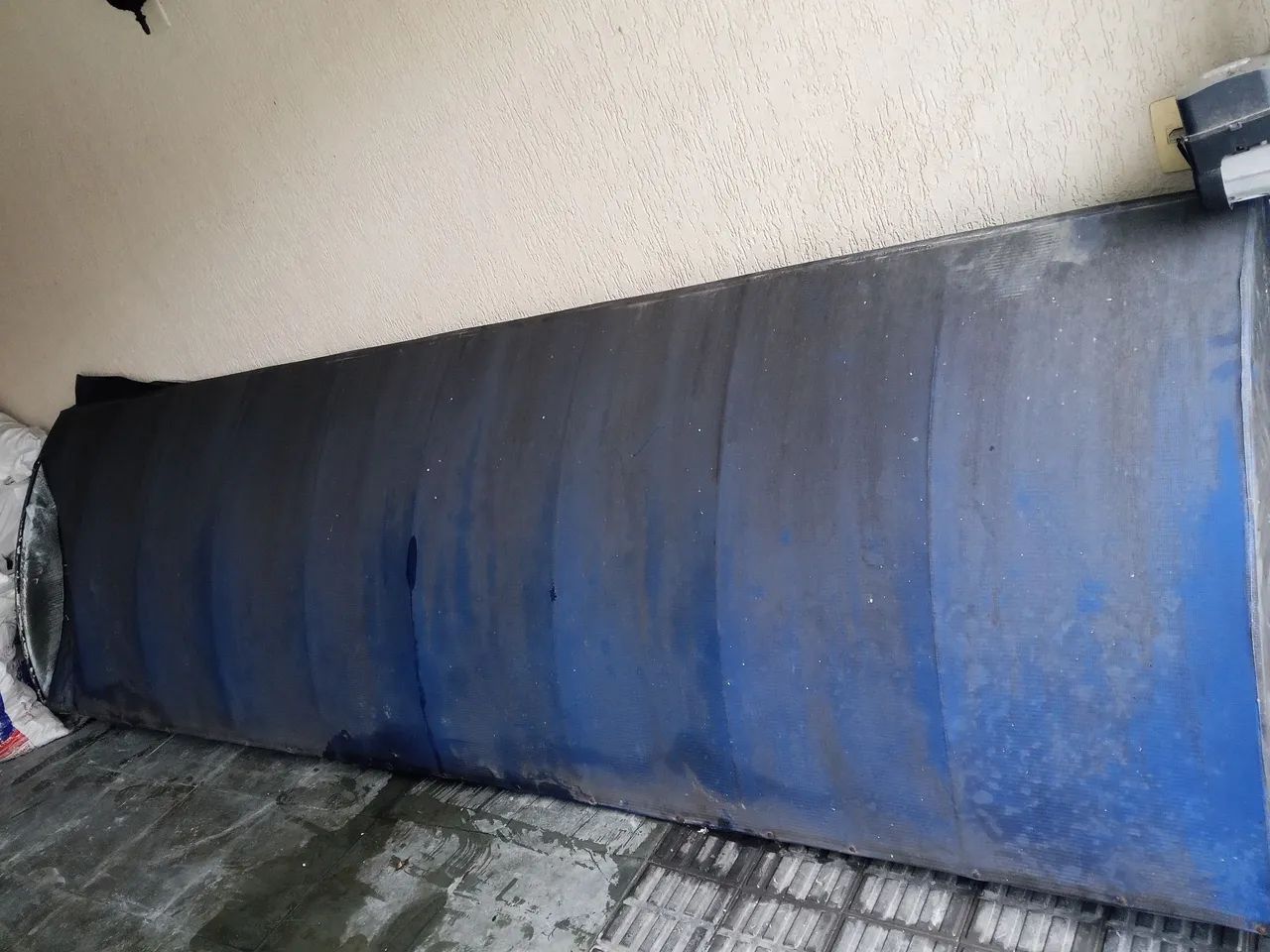 Vende-se um toldo com armação completa  - Foto 2