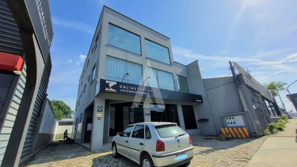 Sala comercial com 160m² no Centro, com estacionamento para aproximadamente 3 veículos - Foto 2