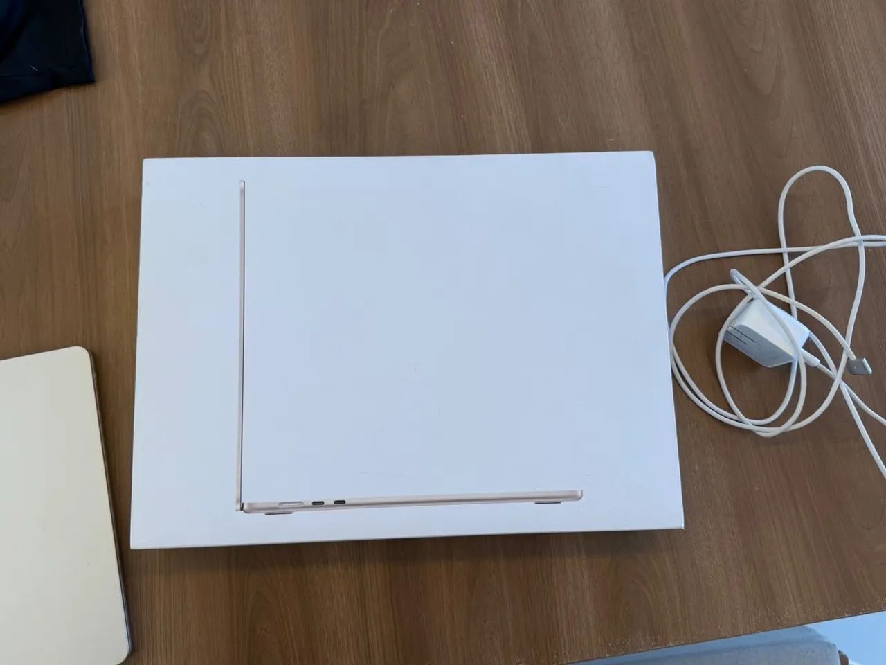 MACBOOK AIR M2 15 POLEGADAS STARLIGHT 256GB 8GB - Notebooks