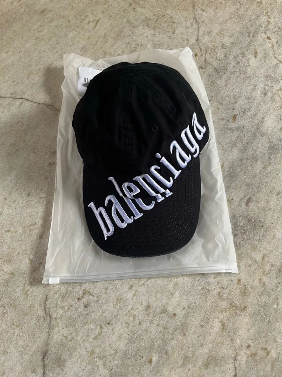Boné balenciaga embroidery - Foto 2