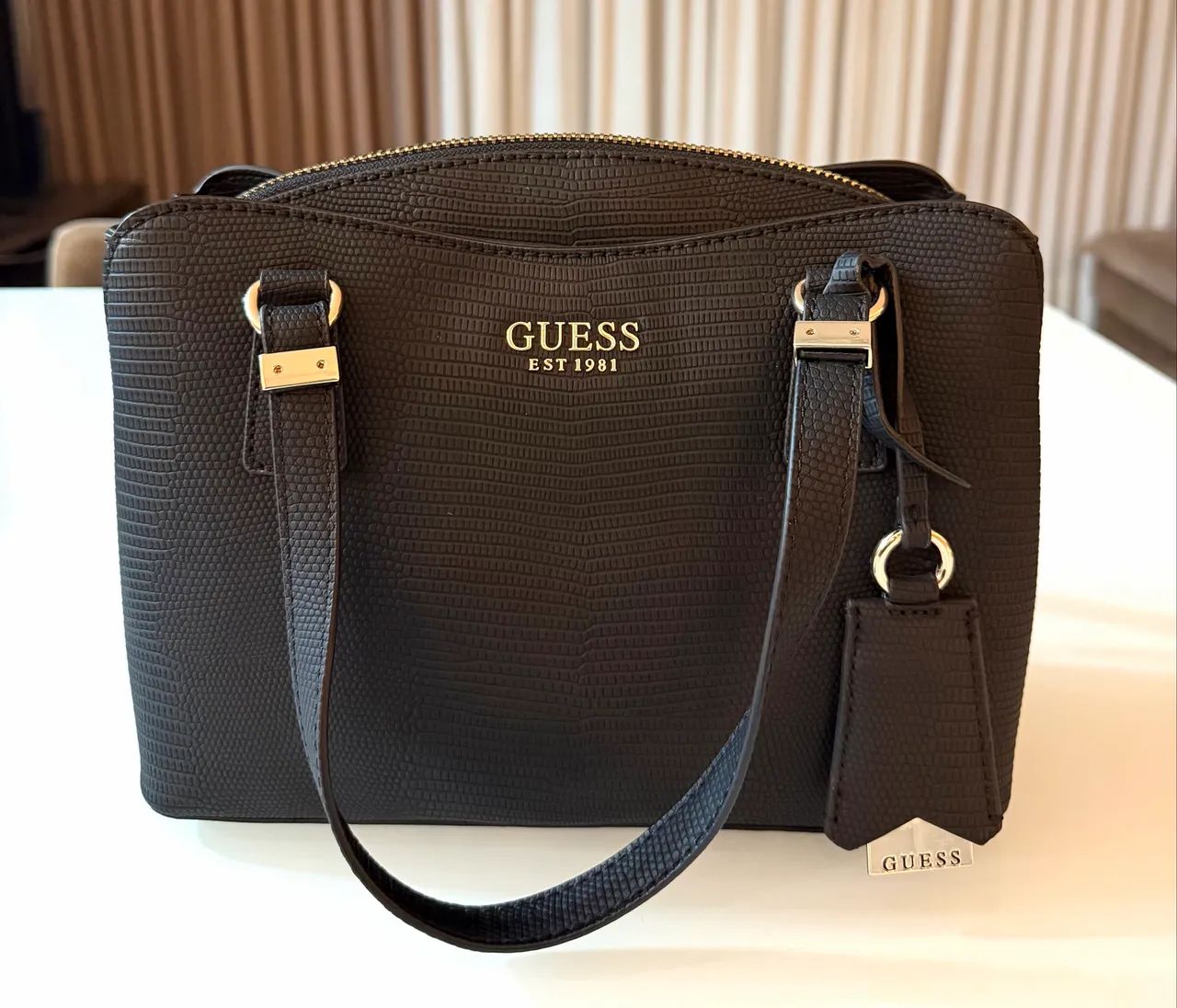 Bolsa Guess Original Lyndi Satchel Preta - Nova Com Etiqueta