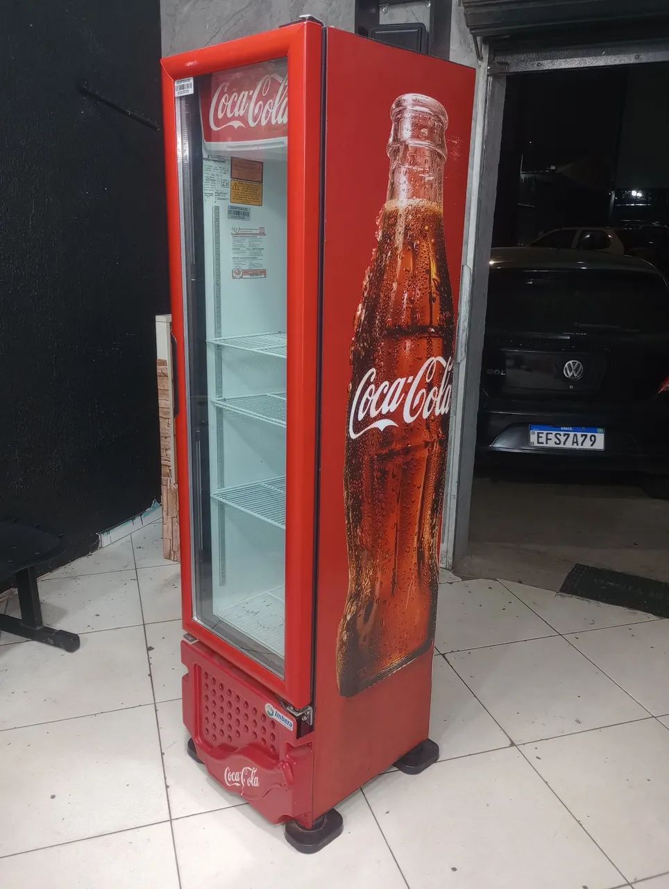 Vendo geladeira expositora coca cola gelando super bem e com garantia ?