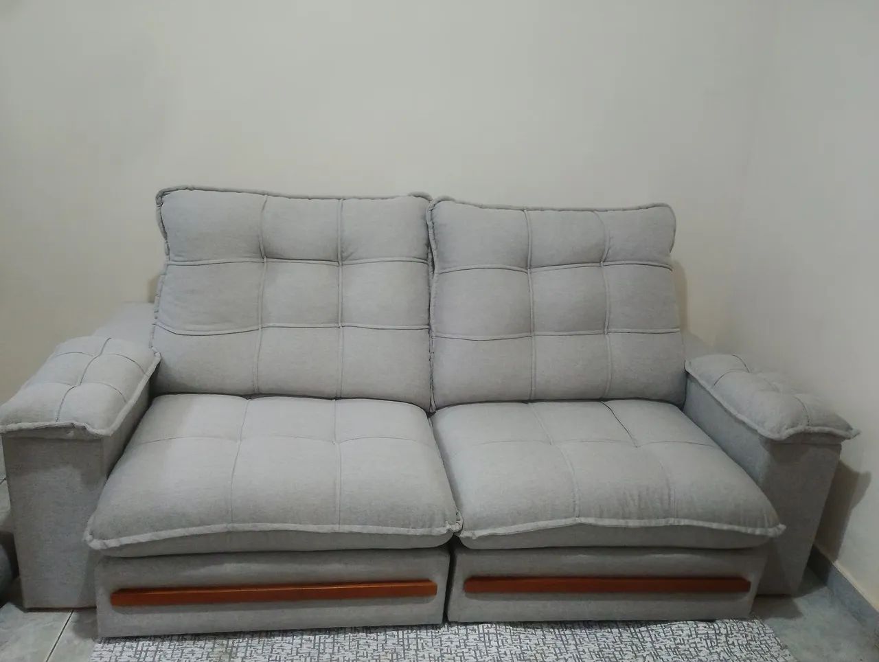Lindo sofá em linho cinza 2,30m. - Foto 5