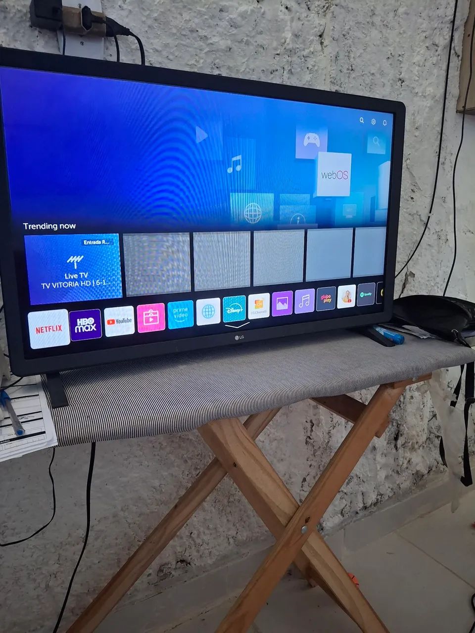 Vendo TV LG 32 smart - Foto 2