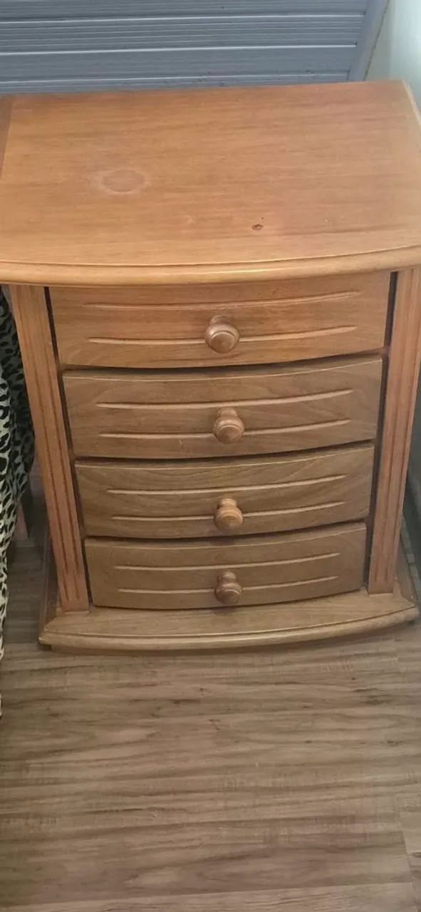 Cama de Madeira Maciça Colonial (QUEEN SIZE) + 2 Criados Mudos - Foto 4