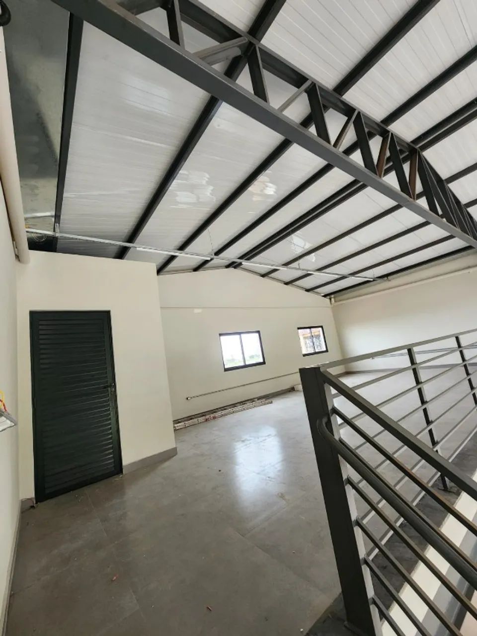 GALPÃO COMERCIAL - 200m² - UBERLÂNDIA - Foto 4