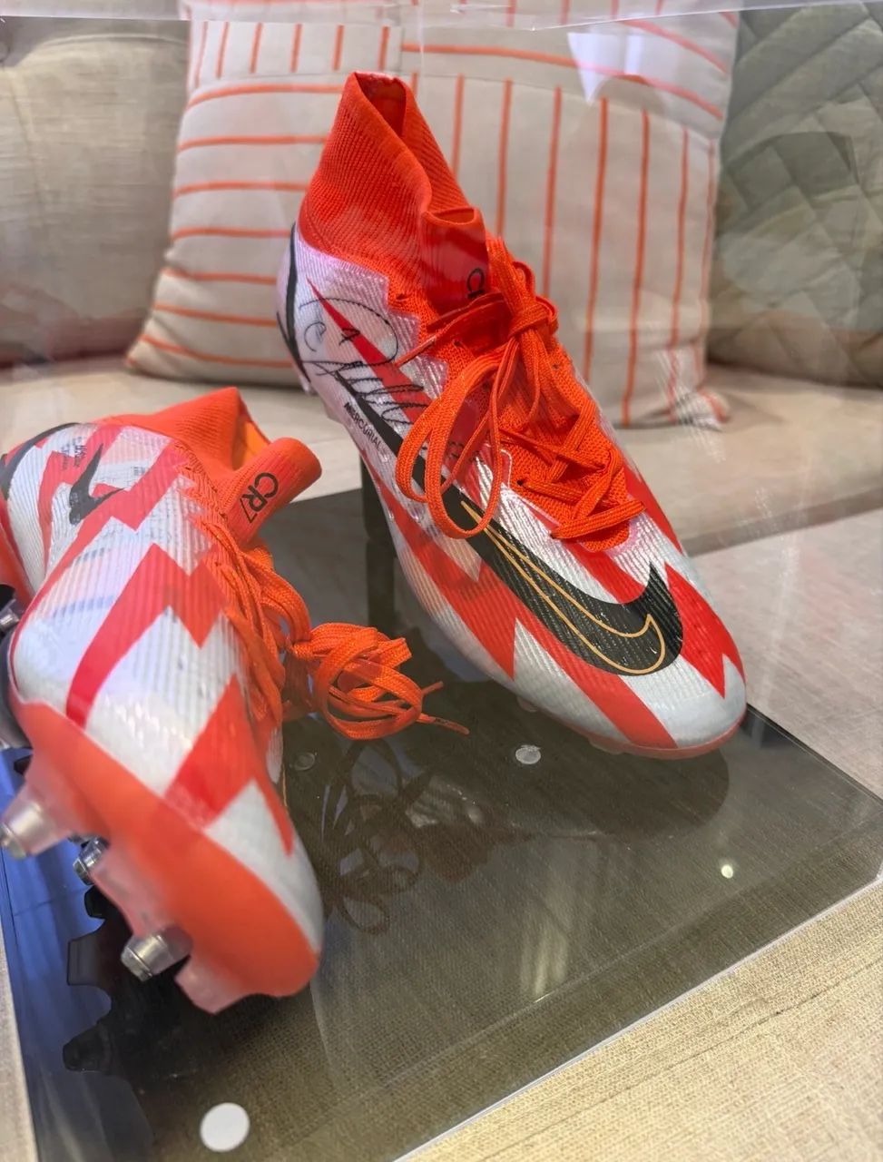 Chuteira CR7 autografada Cristiano Ronaldo