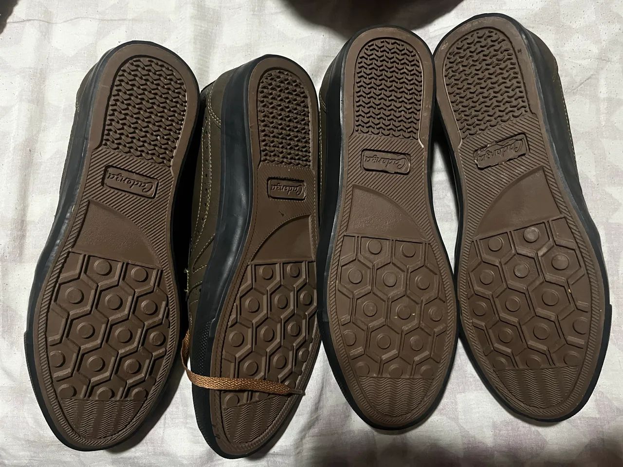 Tênis e bota - Foto 2