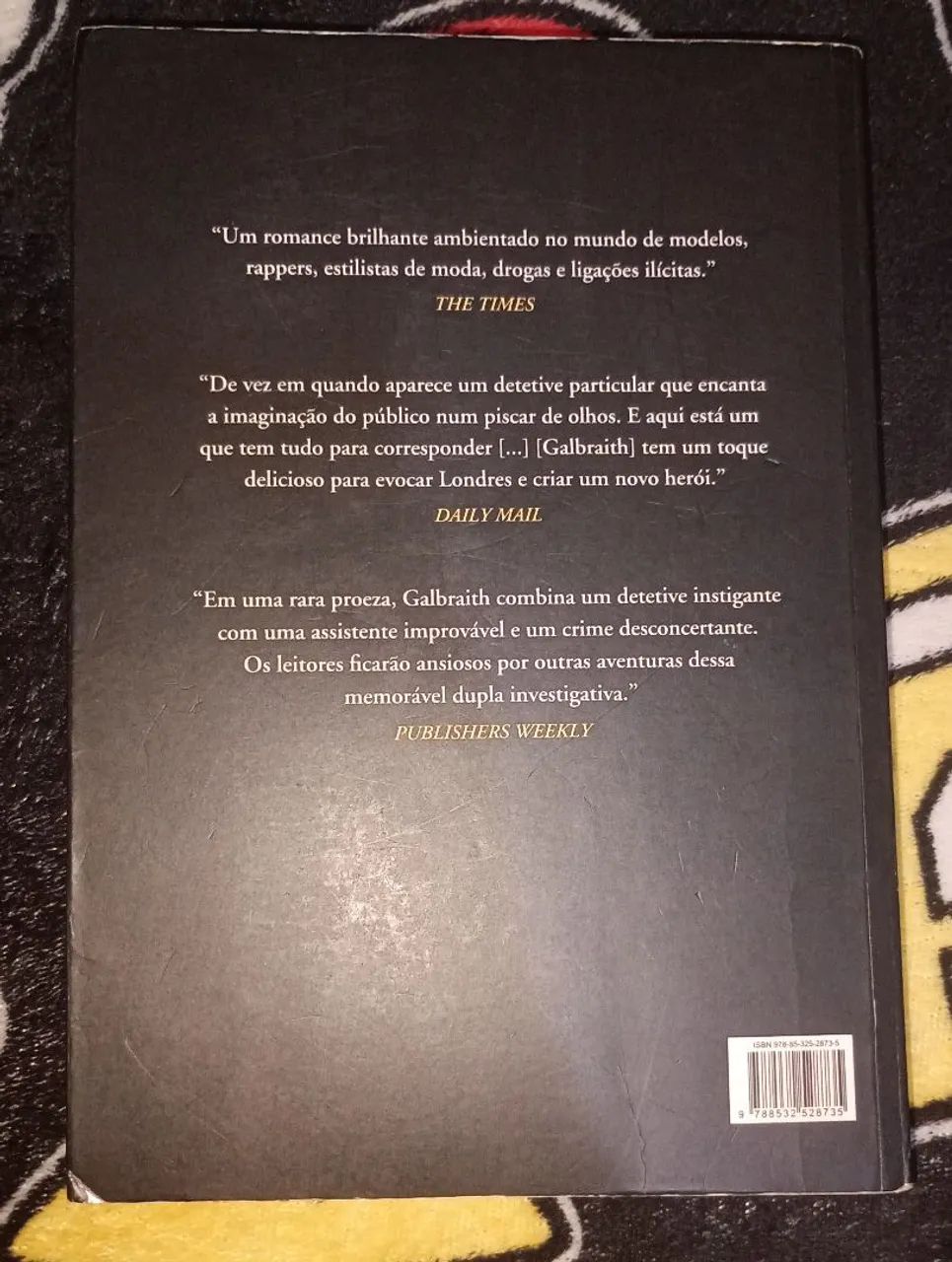 Livro "O chamado do cuco" de Robert Galbraith  - Foto 2