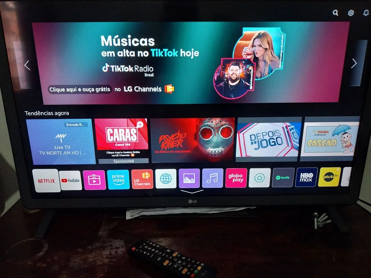SMART TV 32 POLEGADAS DE MARCA LG COM CONTROLE .