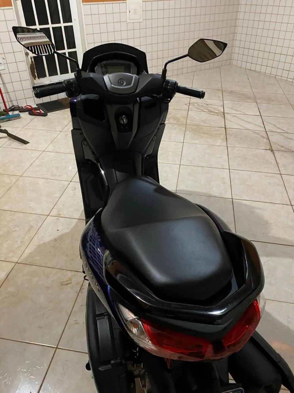 Vendo NMAX muito nova - Foto 4