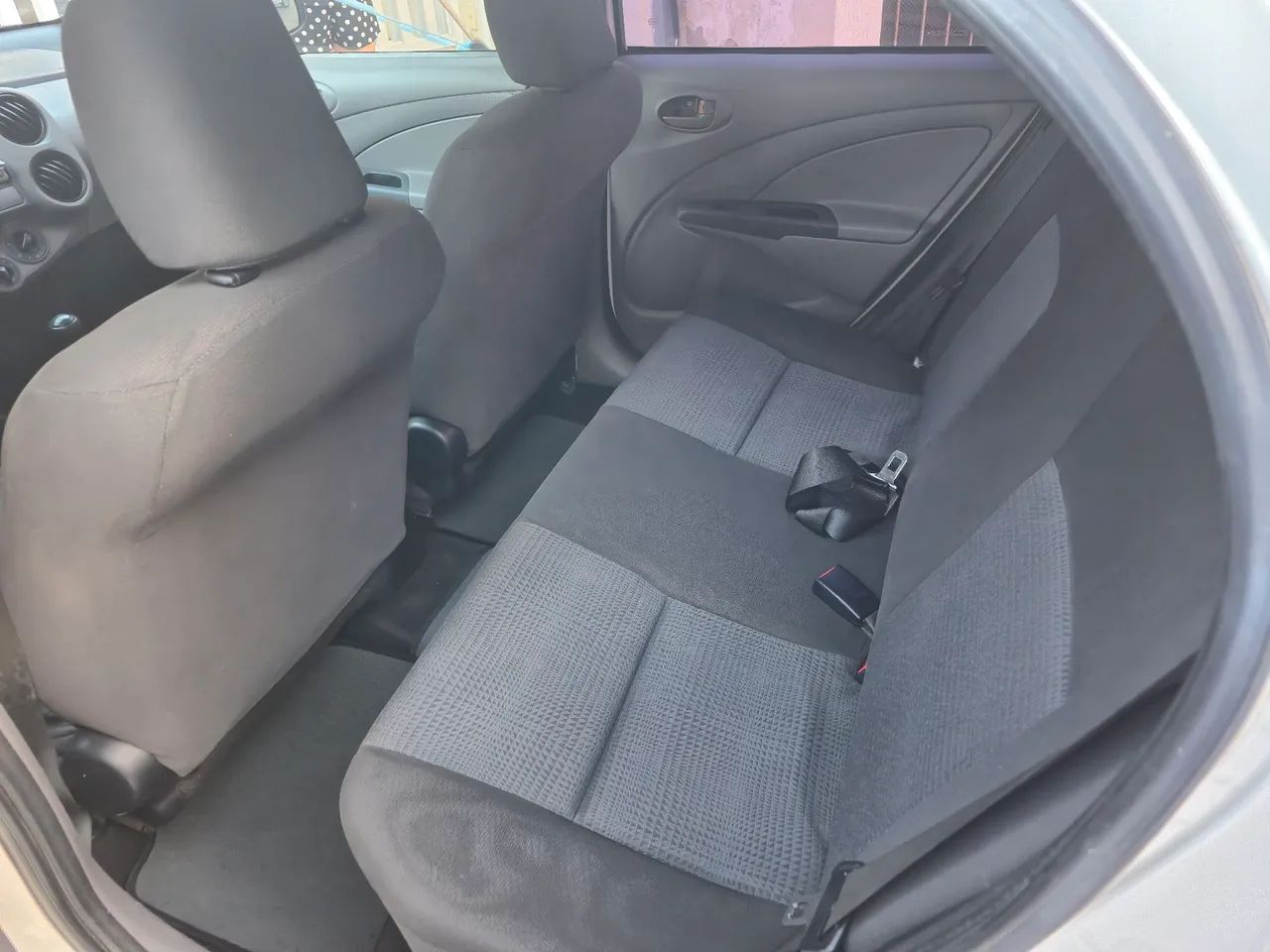 Toyota Etios XS 1.3 Flex 16V 5P Mec. 2013 - Foto 4