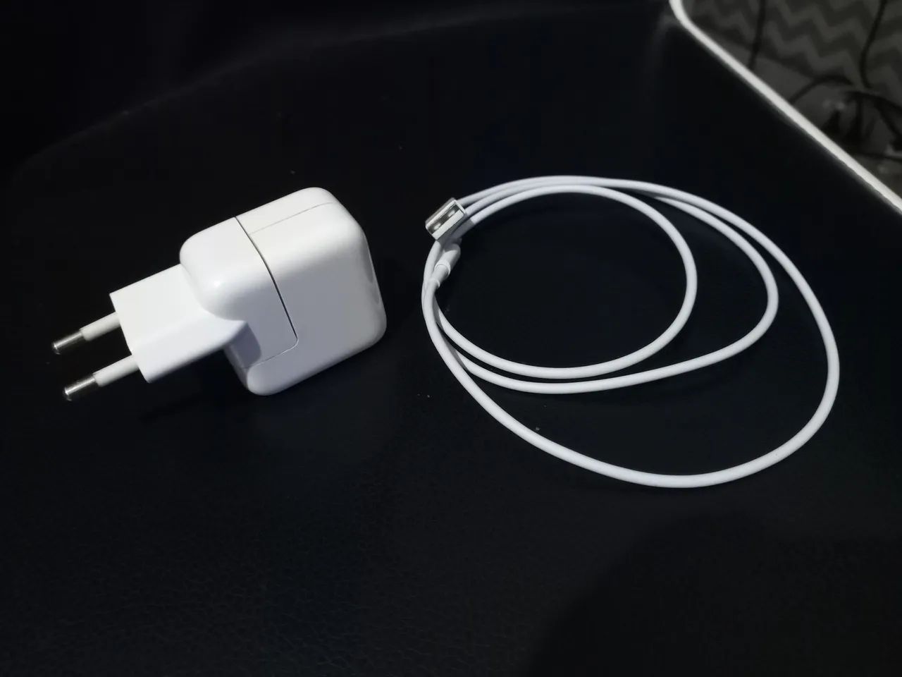Carregador Apple original com cabo